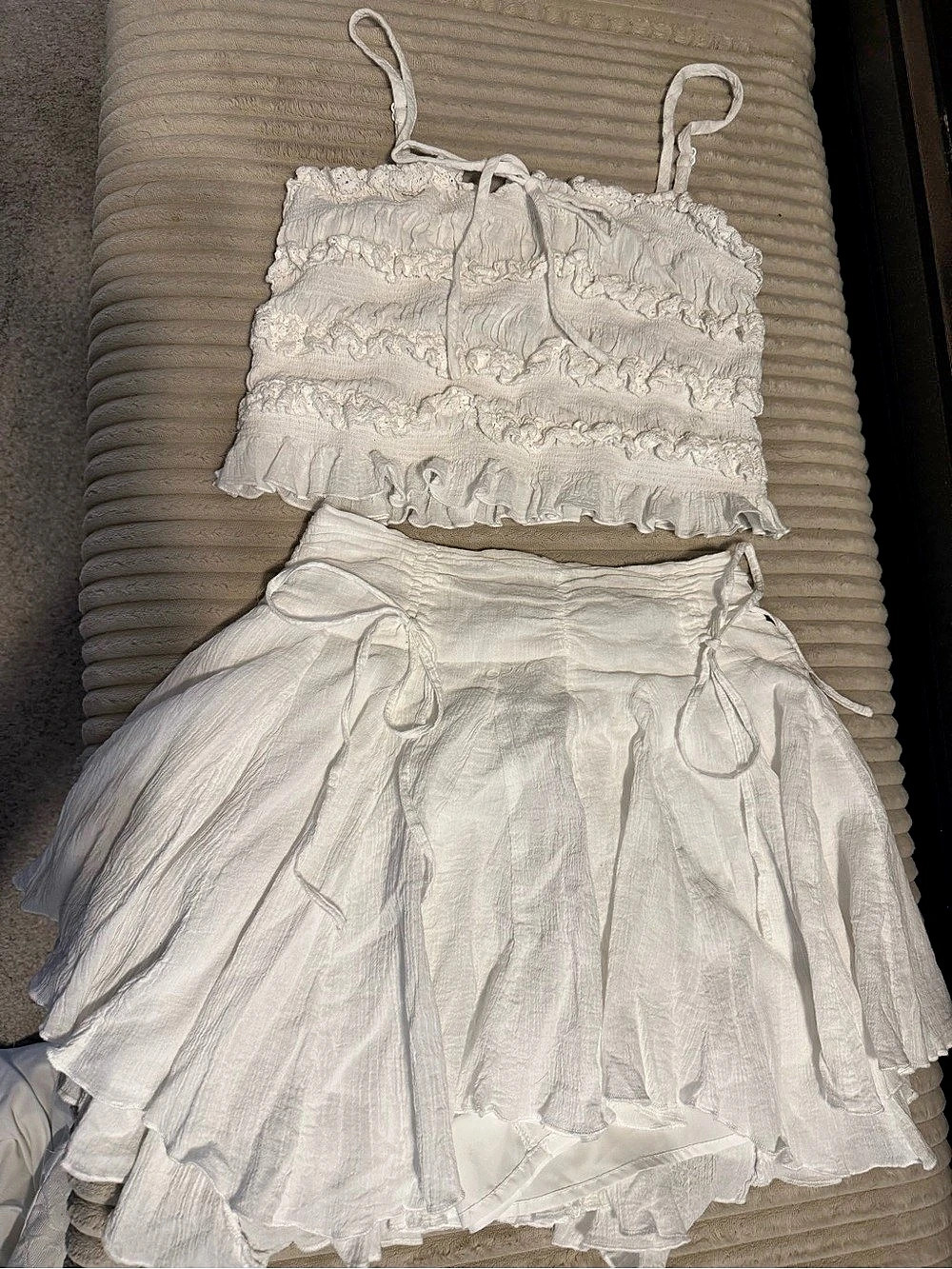 Mustard Seed White Mini Set Like New